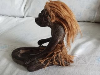 Figura Tribal de Madera Tallada