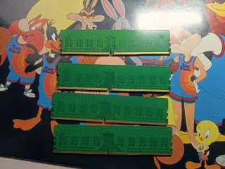 4x Crucial 4GB DDR4-2400 UDIMM RAM
