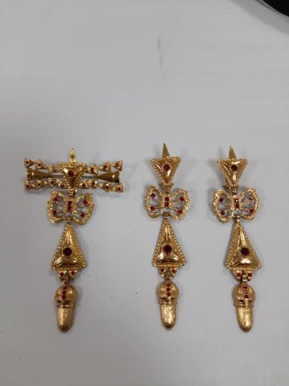 Conjunto de Pendientes y Broche de Baturra