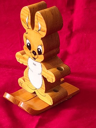 Mini scultura in legno a forma di coniglietto