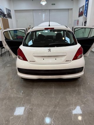 Peugeot 207 2015
