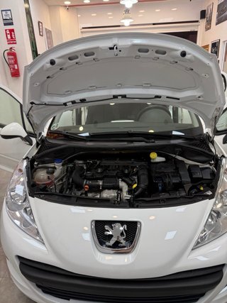 Peugeot 207 2015