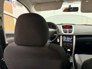 Peugeot 207 2015