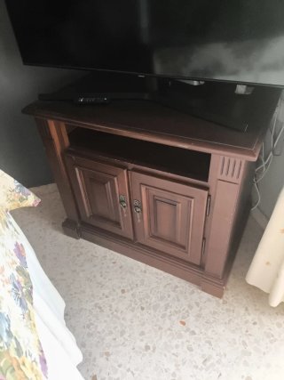 Mesa TV madera oscura
