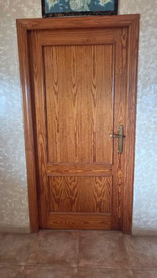 Puerta madera pino maciza con cristal
