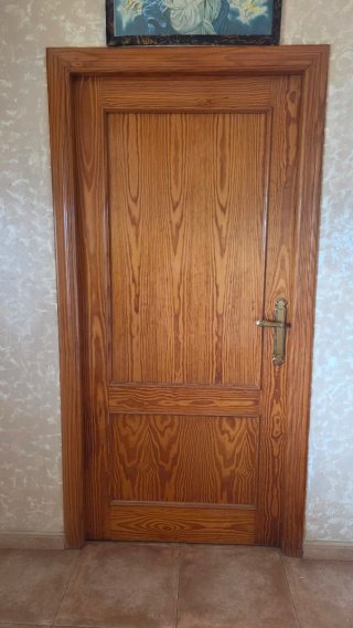 Puerta madera pino maciza con cristal