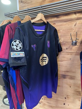 Camiseta FC Barcelona Nike Negra y Morada