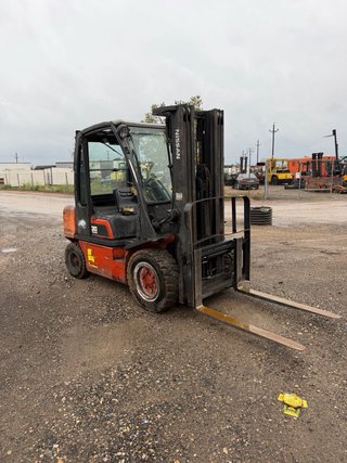 CARRETILLA ELEVADORA NISSAN 3.0 MATRICULADA