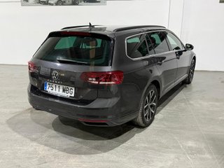 Volkswagen Passat 2022