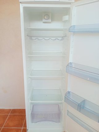 Nevera Vertical AEG Electrolux Blanca 190cm Alto.