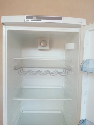 Nevera Vertical AEG Electrolux Blanca 190cm Alto.