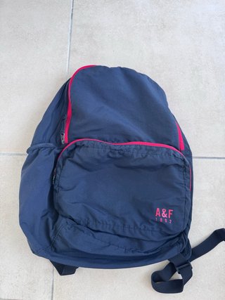 Mochila Abercrombie & Fitch Azul y Roja