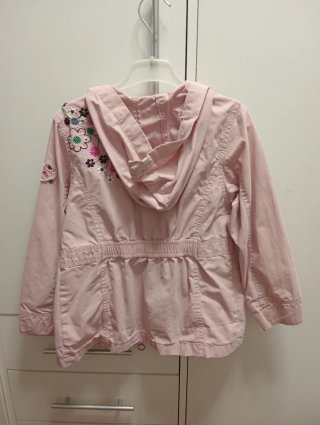 Chaqueta rosa con capucha y bolsillos T.6
