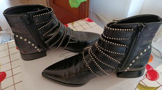 Stivaletto nero borchiato n° 36