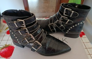 Stivaletto nero borchiato n° 36