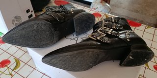 Stivaletto nero borchiato n° 36