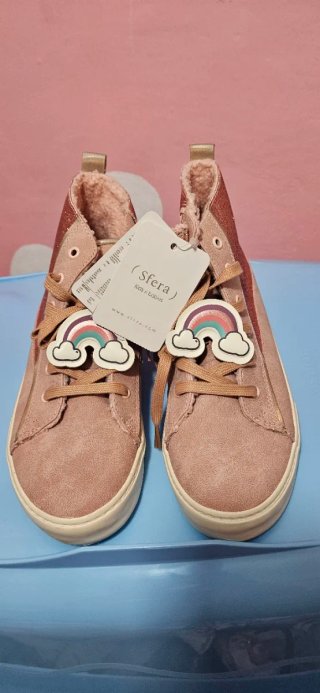 Lote Ropa Niña Chaquetas y Zapatillas