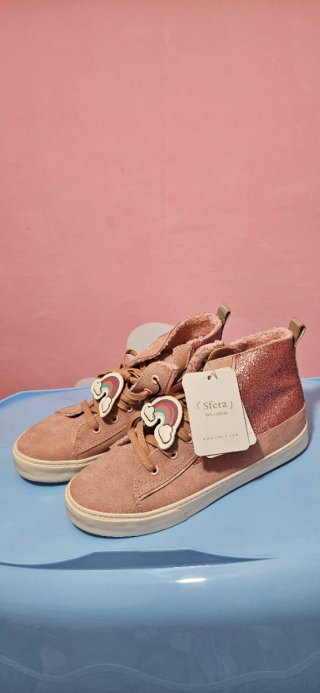Lote Ropa Niña Chaquetas y Zapatillas