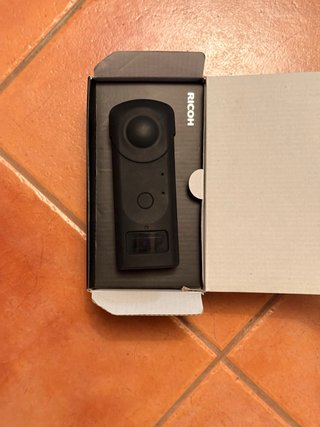 Cámara 360 Ricoh Theta Z1
