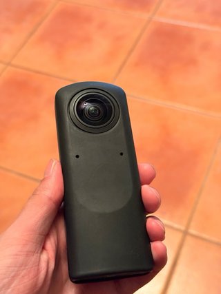 Cámara 360 Ricoh Theta Z1
