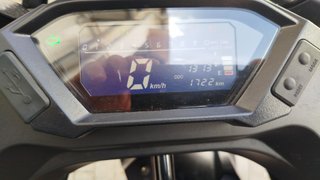 Moto Adventure Negra y Amarilla