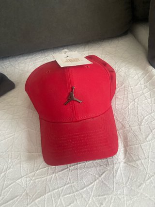 Gorra Jordan Roja sin usar