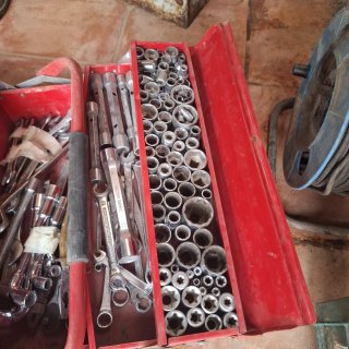 Caja de Herramientas Metálica Roja