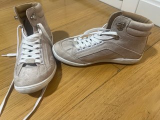 Botines Deportivos Beige