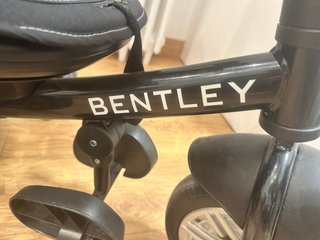 Triciclo Bentley Negro