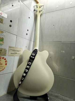 Bajo Eléctrico Eastwood Guitars