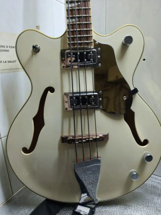 Bajo Eléctrico Eastwood Guitars