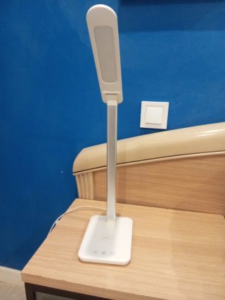 Lámpara LED con Cargador Inalámbrico Krhüner