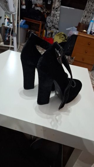 Zapatos de tacón tercipelo negro