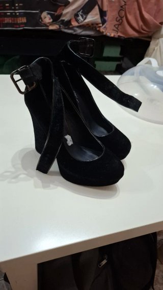 Zapatos de tacón tercipelo negro