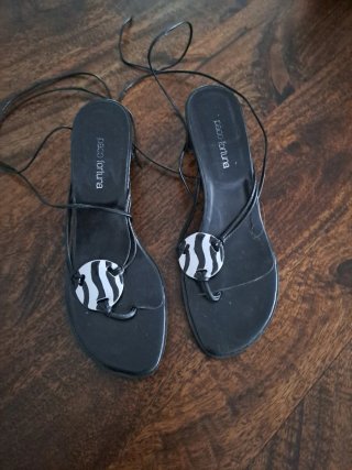 Sandalias Paco Fortuna Negras y Blancas