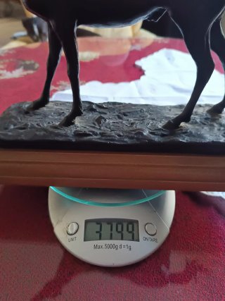 Figura de caballo en bronce con base