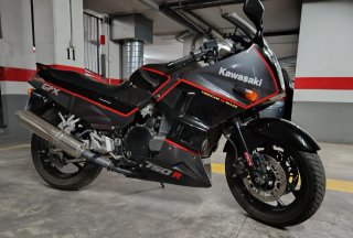 Kawasaki GPX 750R