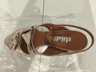 Sandalias Doradas Stiletto Talla 39