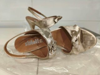 Sandalias Doradas Stiletto Talla 39