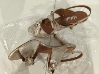 Sandalias Doradas Stiletto Talla 39