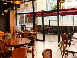 R-7940893 Traspaso Bar Restaurante en Sants