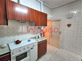 Chalet en venta en Los Llanos - Av. de los Estudiantes en Valdepeñas