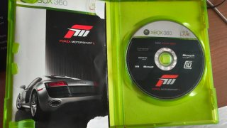 Xbox 360 Blanca con Mando y 2 Juegos