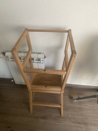 Trona de madera para niños