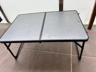 Mesa pequeña, individual plegable portátil