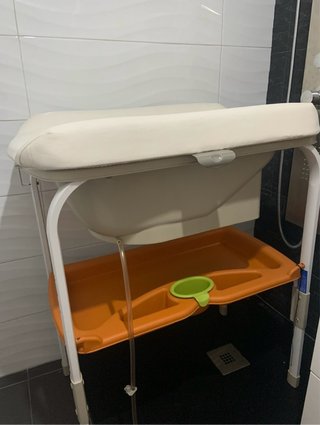 Bañera cambiador bebé como nueva. Marca Jane