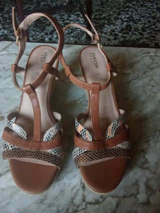 Sandalias Geox con cuña