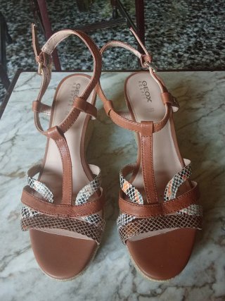 Sandalias Geox con cuña