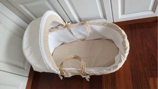 Moisés de Mimbre con capota