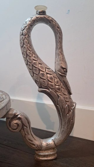 Base metálica de mesa auxiliar con Patas de Cisne